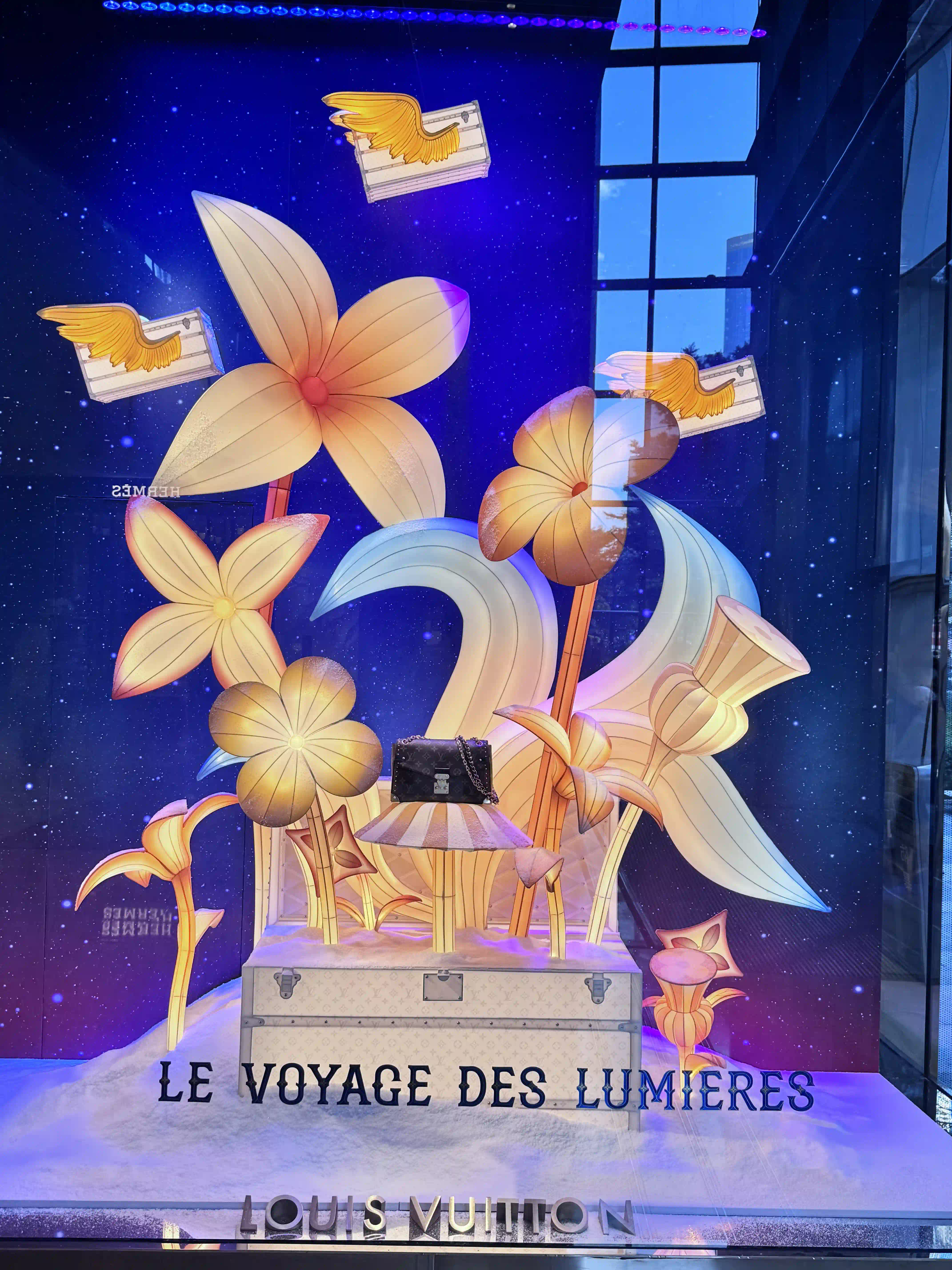 lv window display, christmas window display, display props, window display props, window display