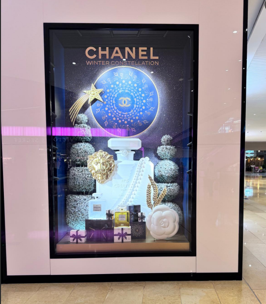 CHANEL Window Display, Christmas Window Display, display props
