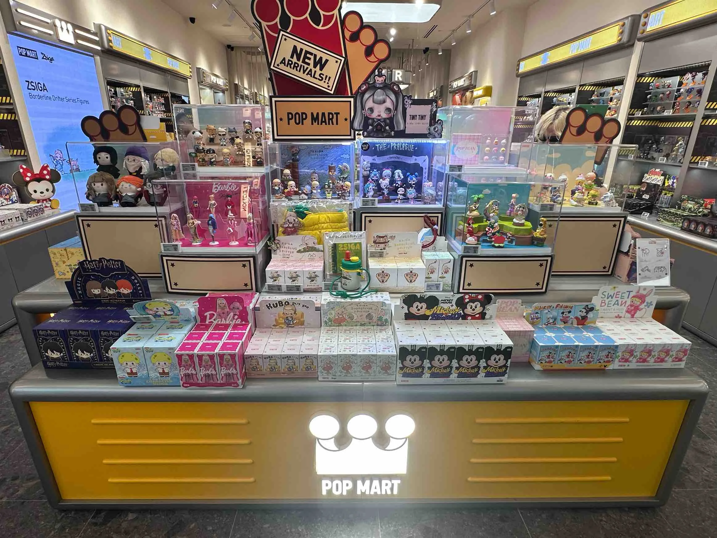 Display Props，Brand Store Display，POP MART Store Display