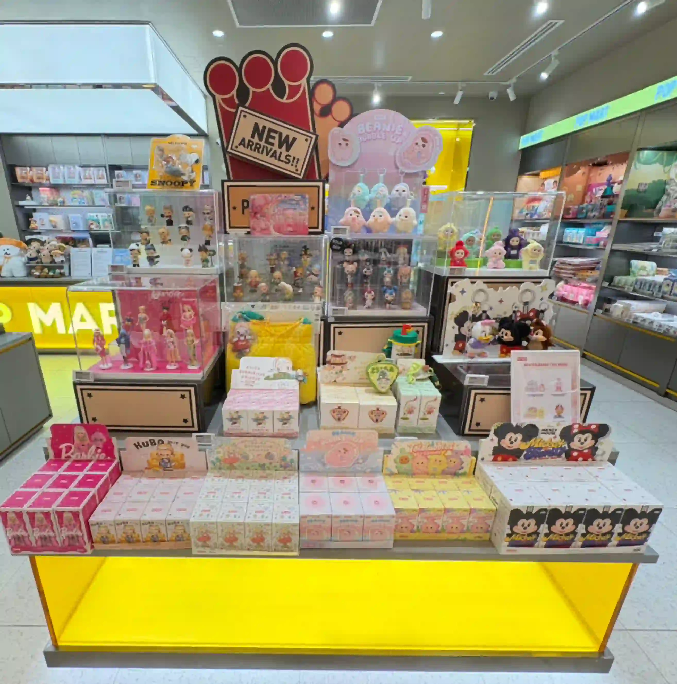 Display Props，Brand Store Display，POP MART Store Display