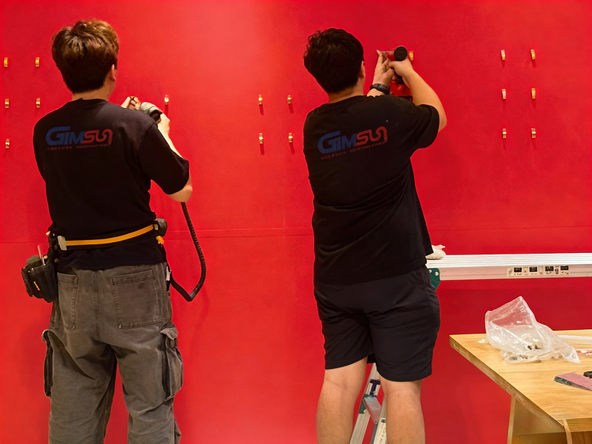 New Year Store Decoration Refresh in Shopping Mall