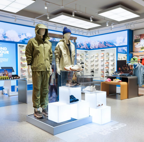 Acrylic LED Lightbox and Lenticular Flip Graphic Store Display in Macau