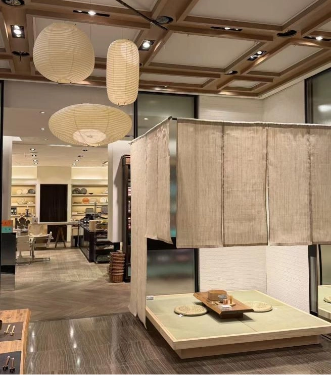 spring visual merchandising for retail store