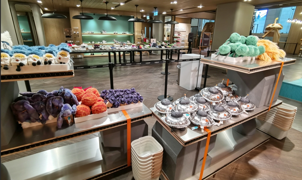 multi-material display