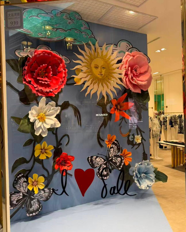 retail window display props