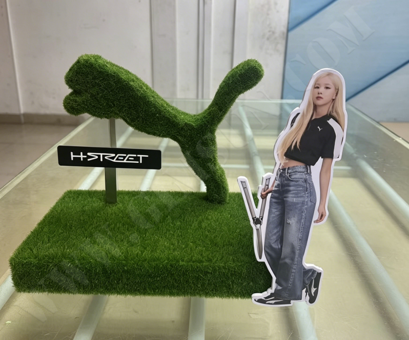 PUMA H-STREET grass-panther display prop with artificial turf puma sculpture